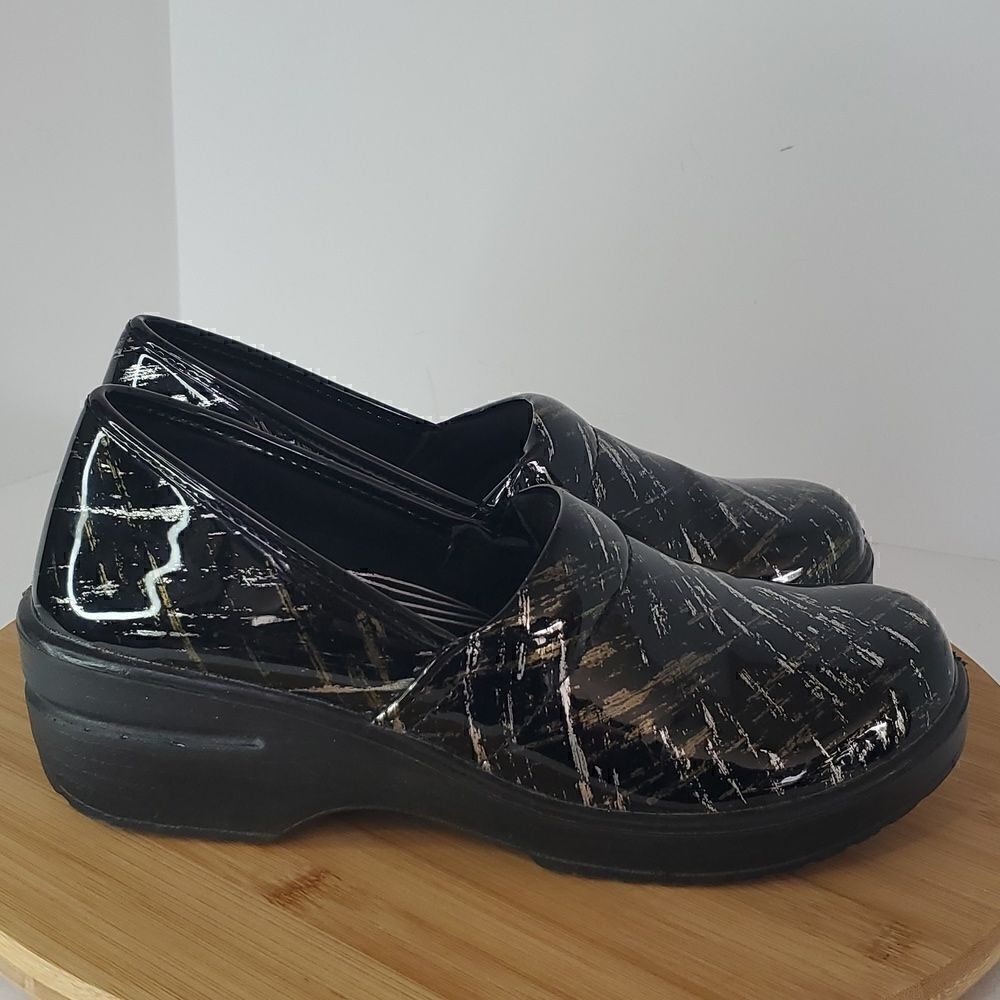 Easy Works by Easy Street Laurie Women's Work Clogs Slip Resistant Size 8.5M